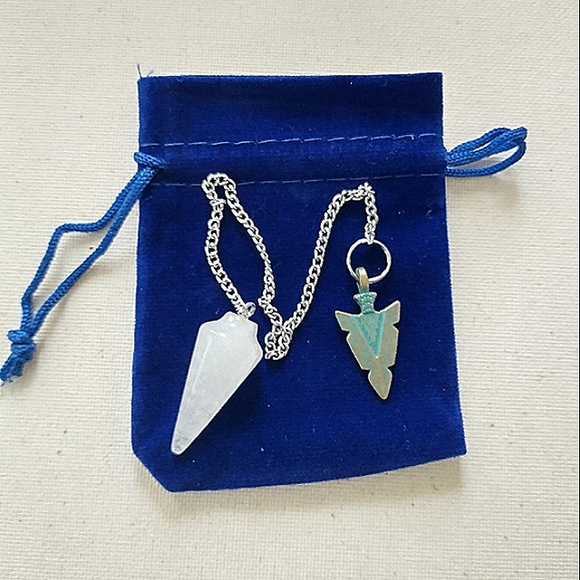 Clear Quartz Arrowhead Master Healing Pendulum on chain - Picture 2 of 7